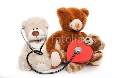 drubig-photo, familie beim arzt (krank, krankheit, kinderarzt, liebe, 14 februar, herz, verletzung, wund, teddy, trost, unfall, hilfe, helfer, hilfe, gesundheit, heal, doktor, krankheit, doktor, familie, entspannen, bett, binden, bär, kalt, erholen, bergung, isoliert, kind, kin)