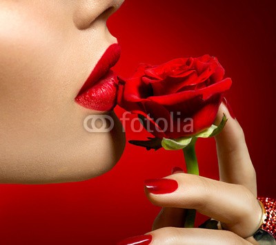 Subbotina Anna, Beautiful model woman kissing red rose flower. Sexy red lips (sexy, mädchen, rosafarben, rot, lippen, blume, schönheit, küssen, lippenstift, makeup, frau, riechend, valentin, maniküre, nagellack, politur, modellieren, liebe, konzept, nageln, glamour, luxus, kosmetik, karte, 1, gestalten, liebe, frau, au)