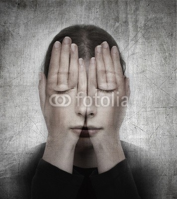 cranach, Woman covers her face with her hands on the grunge backround.  S (surreal, traum, schlafen, hand, probleme, gesicht, schlaflosigkeit, visionen, auge, dunkel, träumer, nacht, hoffnung, ängstlich, hintergrund, panik, phobie, weiblich, schwarz, entsetzen, geschlossen, gebet, verträumt, pray, heranwachsender, psychos)