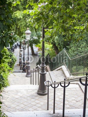 Elena Belyaeva, PARIS, FRANCE, on AUGUST 31, 2015. The street with a ladder on a slope of Montmartre (paris, frankreich, europa, stadt, blick, picturesque, schöner, attraktiv, sightseeing, tourismus, touristen, trip, reisen, seereise, tage, sommer, gebäude, monuments, sicht, straße, panorama, landschaft, architektur, stil, hügel, begutachte)
