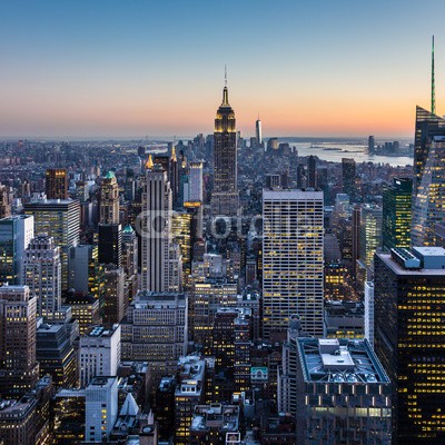 kasto, New York City Manhattan downtown skyline. (new york city, stadt, manhattan, empire state, new york city, amerika, skyline, stadtlandschaft, skyscraper, orientierungspunkt, panorama, uns, angestrahlt, architektur, sonnenuntergang, urbano, modern, reisen, himmel, hudson, gebäude, uns, anblic)