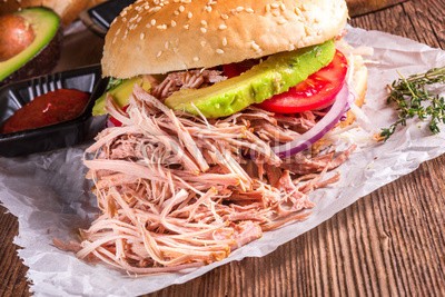 Dar1930, Hamburger pulled pork (schweinefleisch, hamburger, grill, essen, gezeichnet, barbecue, gekocht, kekse, brot, soße, mahlzeit, fleisch, gebraten, essen, sandwich, träge, kohlsalat, holz, küche, gemeinschaftlich, braun, imbiss, cole, schmackhaft, lecker, lunch, aromatisc)