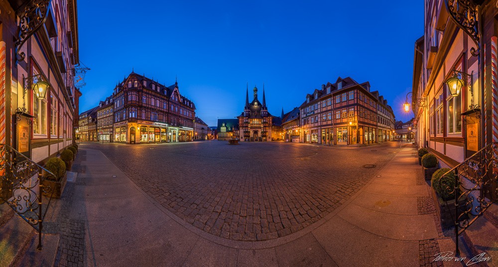 Konfiguration benutzen (Altstadt, Fachwerkhäuser, Sachsen-Anhalt, Nostalgie, Gebäude, Architektur, Idylle,  Abendszene, Beleuchtung,   Wunschgröße, Treppenhaus, Wohnzimmer, Fotografie)