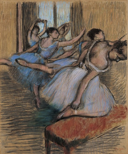 Edgar Degas, The Dancers, c.1900 (pastel and charcoal on paper) (Ballett, Tänzerinnen,  Tanzübungen, Tutu, Tüll, Impressionismus, Zeichnung, Kreide, Klassiker, Treppenhaus, Wohnzimmer, bunt)