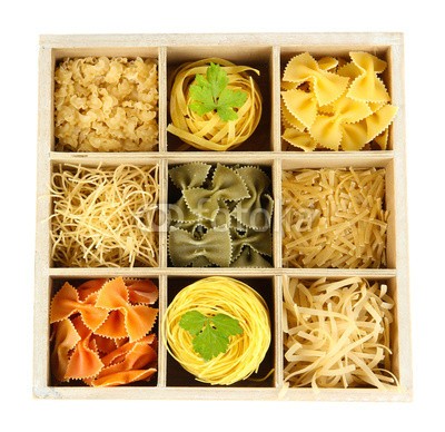 Africa Studio, Nine types of pasta in wooden box sections close-up isolated (typen, pasta, hÃ¶lzern, box, sektion, isoliert, weiÃŸ, divers, hintergrund, bÃ¼ndel, kalorien, kohlenhydrate, close-up, bunt, kochen, kochen, kÃ¼che, kulinarisch, dekorativ, kÃ¶stlich, diÃ¤t, diÃ¤tassistent, abendessen, gericht, teig, trocken, feeds, esse)