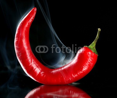 Africa Studio, Red hot chili pepper isolated on   black (Wunschgröße, Fotokunst, Peperoni, Chili, Gewürze, Schärfe, Kochen, scharf, Nahaufnahme, Mahlzeit, Küche, Restaurant, Bistro, scharz / rot)