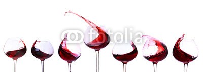 Africa Studio, Red wine isolated on white (wein, isoliert, weiÃŸ, alkohol, alkoholiker, bar, getrÃ¤nke, feier, close-up, collage, trinken, teuer, festlich, voll, glas, feinschmecker, weintraube, lebensstil, luxus, moving, party, gieÃŸen, schÃ¼tten, erzeugnis, gaststÃ¤tte, rot, restaurant, specia)