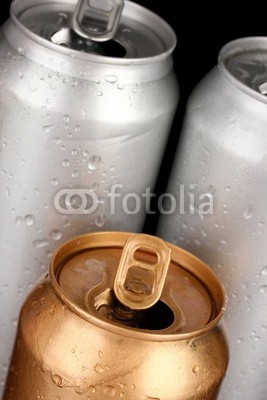 Africa Studio, Aluminum can with water drops isolated on black (dose, wasser, isoliert, schwarz, alkohol, aluminium, hintergrund, bier, getränke, groß, konserviert, klar, schließen, close-up, cola, kalt, kondenswasser, container, kühl, entwerfen, trinken, entladen, tröpfchen, einfrieren, frisch, voll, gol)