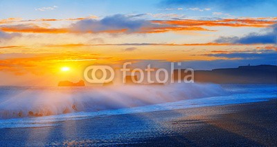 aiisha, Sunset on Iceland coast (strand, landschaft, sonnenuntergänge, sunrise, meer, natur, küste, himmel, morgengrauen, fels, nacht, steine, hintergrund, schöner, wasser, ozean, landschaftlich, sonne, seelandschaft, schönheit, natürlich, reisen, island, orange, seaside, wolke)