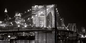 Alan Blaustein, Brooklyn Bridge at Night (Fotokunst,  Brücke, New York, Laternen, Beleuchtung, Nachtszene, Wohnzimmer, schwarz/weiß,)