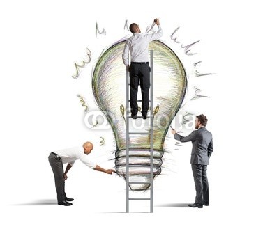 alphaspirit, Drawing an idea (kunst, hell, glühbirne, business, kaufmann, kreide, konzept, kreativ, kreativität, entwerfen, skizze, remis, zeichnung, electric, elektrizität, energie, glas, glühend, ideen, vorstellung, innovation, inspiration, intelligenz, erfindung, lampe, lich)
