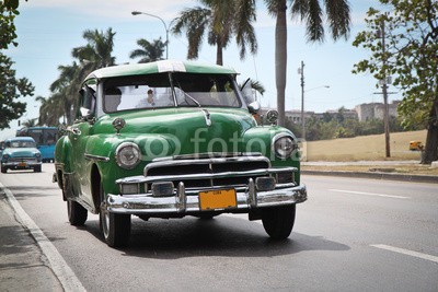 ALEKSANDAR TODOROVIC, Classic green Plymouth in new Havana (50s, american, antikes, kfz, personenwagen, autos, karibik, chevrolet, classic, kolonial, cuba, kubaner, kultur, tage, tageszeiten, fassade, 50s, grün, havana, erbschaft, urlaub, alt, old-timer, old-timer, retro, straße, reisender, fremdenverkehr, tax)