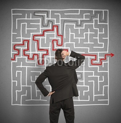 alphaspirit, Confused business man seeks a solution to the labyrinth (leistung, pfeil, hintergrund, business, kaufmann, karriere, kreide, herausforderung, auslese, auswÃ¤hlen, konzept, beton, wirr, gewinung, crossroad, entscheidung, fÃ¼hrung, zeichnung, mitarbeiter, leitfaden, hilfe, menschlich, job, labyrinth, verlore)