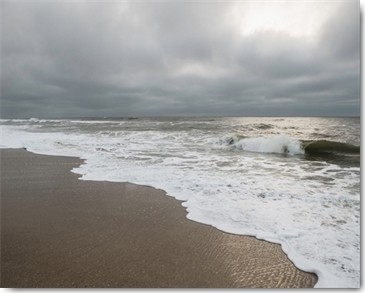 Marlana Semenza, Silver Beach (Strand, Sand, Wellen, Meer, Dünengras, Meeresbrise, Einsam, verlassen, Treppenhaus, Badezimmer, Fotografie, Wunschgröße, bunt)