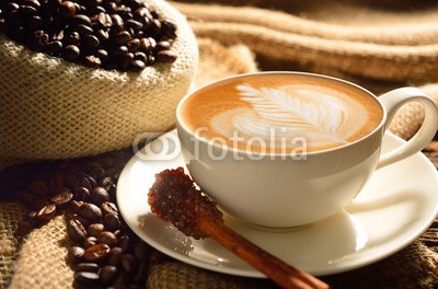 amenic181, A cup of cafe latte and coffee beans (kaffee, kaffee, latte, cappuccino, cappuccino, kunst, expressotasse, bohne, koffein, schokolade, macchiato, tassen, sackleinen, braun, getrÃ¤nke, aroma, trinken, frÃ¼hstÃ¼cken, schaum, profilstahl, mug, holz, auf, morgens, close-up, sahne, jahrgan)