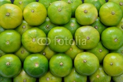 amenic181, Stack of fresh lime fruits(green lemon) (pflanze, reif, essen, grün, roh, sauer, pile, kalk, obst, makro, zitrone, gruppe, niemand, stapel, studio, natur, zitrusgewächs, close-up, organisch, mustern, tropisch, ernährungsumstellung, frische, zutaten, hintergrun)