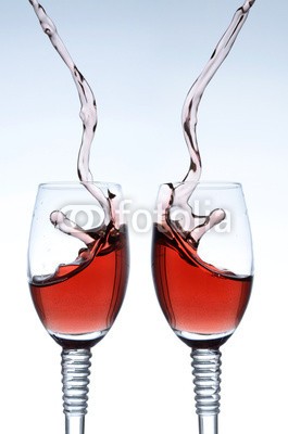 Andreas Berheide, Two glasses of red wine (rotwein, glas, weinglÃ¤ser, kristalle, splash, bewegung, fahren, trinken, prost, trinken, spaÃŸ, feiern, prost, 2, trinke)