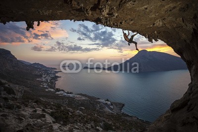 Andrey Bandurenko, Male rock climber at sunset. Kalymnos Island, Greece (bergsteiger, klettern, klettern, fels, sonnenuntergänge, silhouette, meer, himmel, mann, seil, hoch, jung, felsen, wasser, sport, insel, griechenland, höhe, extrem, landschaft, guy, 1, sonne, oberteil, blei, cave, anblick, männlich, erwachsen, akti)