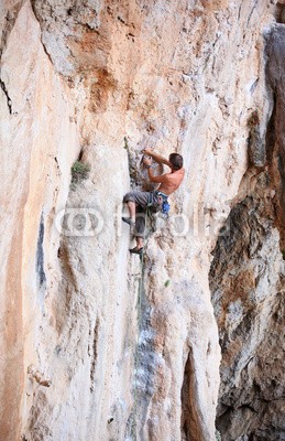 Andrey Bandurenko, Rock climber on a cliff (bergsteiger, mann, fels, klettern, männlich, klettern, felsen, natur, aktiv, betätigung, erwachsen, allein, herausforderung, kleben, schwer, extrem, griechenland, griffe, guy, höhe, hoch, holding, insel, blei, leisure, lebensstil, berg, natürlich,)