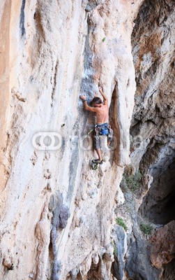 Andrey Bandurenko, Rock climber on a cliff (bergsteiger, mann, fels, klettern, männlich, klettern, felsen, natur, aktiv, betätigung, erwachsen, allein, herausforderung, kleben, schwer, extrem, griechenland, griffe, guy, höhe, hoch, holding, insel, blei, leisure, lebensstil, berg, natürlich,)