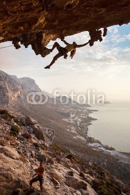 Andrey Bandurenko, Rock climbers at sunset, Kalymnos Island, Greece (bergsteiger, klettern, klettern, fels, felsen, 2, griechenland, sichern, paar, mädchen, jung, seil, silhouette, sonnenuntergänge, anblick, frau, aktiv, betätigung, wölben, schöner, schönheit, cave, abend, extrem, weiblich, höhe, hoch, holding, inse)