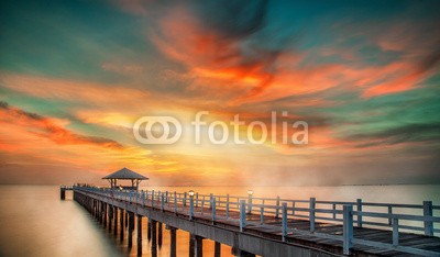 anekoho, Wooded bridge (phuket, strand, thailand, nacht, bangkok, tage, resort, marina, motorboot, meer, szene, wasser, sunrise, pfeiler, mast, puerto, morgens, see, sonne, segelboot, sonnenuntergänge, bellen, hölzern, silhouette, sailing, brücke, natur, landschaft, entspannun)