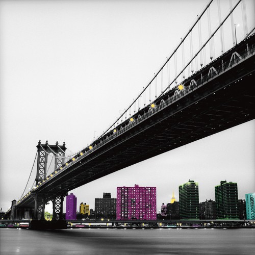Anne Valverde, Manhattan Bridge (Wunschgröße, Fotokunst, Modern, New York, Skyline, Brücke, Brooklyn Bridge, Architektur, Brückenpfeiler, Hängebrücke, Stahlseile, Perspektive, Untersicht, Büro, Wohnzimmer, Jugendzimmer, schwarz/weiß, bunt)
