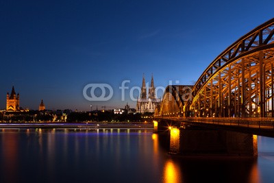 arsdigital, Cologne 02 (Wunschgröße, Fotogtafie, Photografie, Städte, Metropole Architektur,  Brücke, Fluss, Rhein, Nachtszene, Spiegelungen, Reflexion, Dom, Köln, Kölner Dom, Bürogebäude, Büro, Business, Wohnzimmer, bunt)