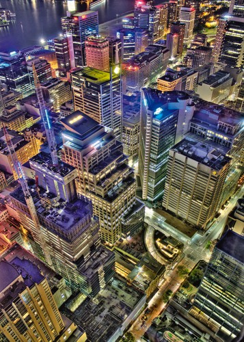 Aurélien Terrible, Sydney´s Skyline (Fotokunst, Städte, Metropole, Australien, Sidney, Skyline, Hochhäuser, Nachtszene, Horizont, Beleuchtung, Büro, Wohnzimmer, bunt)