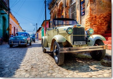 Aurélien Terrible, Trinity (Wunschgröße, Fotografie, Straße, Oldtimer, Autos, Fortbewegung, Vehikel, Wohnzimmer, Treppenhaus, bunt)