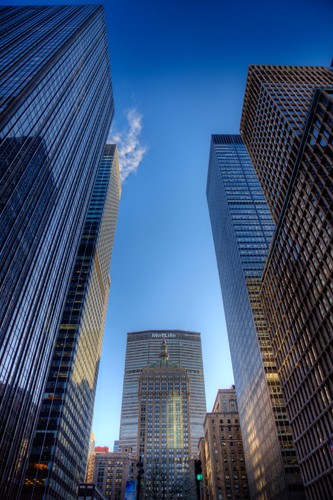 Aurélien Terrible, Sky Race (color) (Wunschgröße, Architektur, Modern, Gebäude, Skyline, Großstadt, Wolkenkratzer, Perspektive, Untersicht, Büro, Business, Wohnzimmer, bunt)