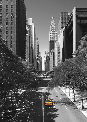 Aurélien Terrible, Tudor City Place (Fotokunst, New York, Städte, Metropole, Architektur, Straßenflucht, Chrysler Building, gelbes Taxi, Wohnzimmer, Büro, Colorspot, schwarz / weiß)