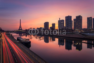 Beboy, Paris sunrise / Paris lever de soleil (paris, eiffel tower, frankreich, gebäude, nachbarschaft, business, business, financial, turm, modern, zukunft, futuristisch, architektur, grossstadtherbst, stadtplanung, stadt, abend, nacht, abenddämmerung, morgengetränk, himmel, bank, gebäude, gebäud)