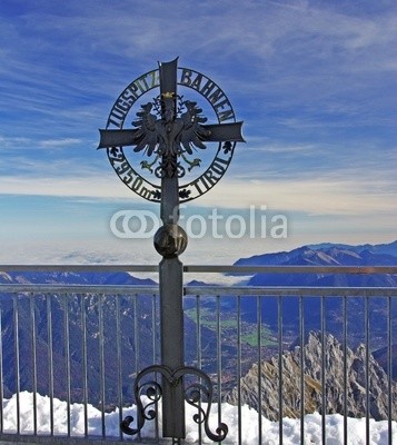 Bergfee, Deutschland höchstes Kreuz - Zugspitze (zugspitze, kreuz, deutschland, schloss, sehenswürdigkeit, panorama, schnee, eis, gletscher, sommer, winter, bergsee, himmel, spiegelung, wasser, landschaft, see, hiking, bergsteiger, bergsteigen, kopf, abenteuer, fliege, fremdenverkehr, natu)