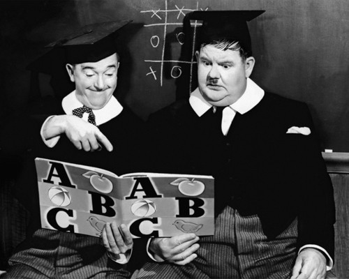 Hollywood Photo Archive, Laurel & Hardy - Chump at Oxford, 1940 (Komiker, Schauspieler, Dick und Doof, Stan und Olly, Filmszene, Persönlichkeiten, Nostalgie, Filmklassiker,  Wohnzimmer, Kino, Grafik, Wunschgröße, schwarz/weiß)