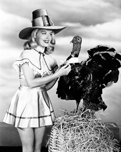 Hollywood Photo Archive, Doris Day with a Thanksgiving Turkey (Doris Day, Truthahn, Schauspielerin, Nostalgie, Thanksgiving, witzig, Filmklassiker, Persönlichkeiten, Fotografie,  Wohnzimmer, Kino, Wunschgröße, schwarz/weiß)