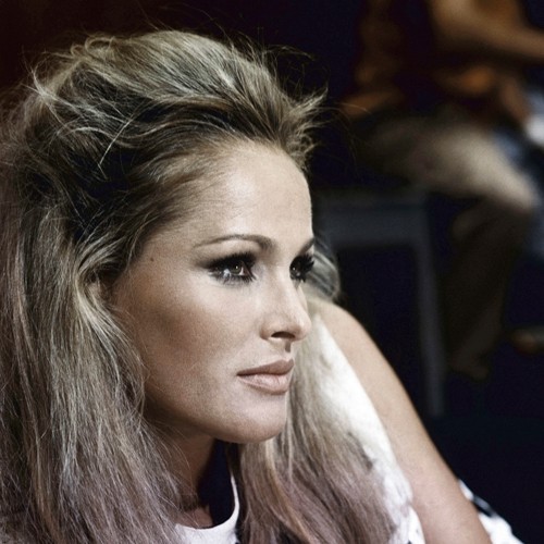 Hollywood Photo Archive, Ursula Andress (Schauspielerin, Portait, Diva,  Schönheit, Film, Persönlichkeiten, Fotografie, Wohnzimmer, Kino, Grafik, Wunschgröße, bunt)