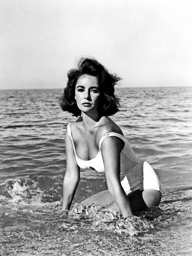Hollywood Photo Archive, Elizabeth Taylor - In the surf