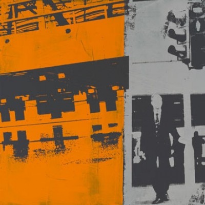 Ralf Bohnenkamp, Stop Over IV (Fotokunst, Ampel, figurativ,  Schemenhaft, verfremdet, Fotomontage, Büro, Treppenhaus, Wohnzimmer, grau/orange)