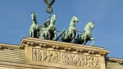 c, Brandenburger Tor, Berlin (Wunschgröße, Fotografie, Photografie, Frühklassizismus, nationales Symbol, Symbol, Wahrzeichen, Säulen, Johann Gottfried Schadow, Deutschland, Metropole, Berlin, Tor, Quadriga, Skulpturen, Attika, Relief, Büro, Business, bunt)