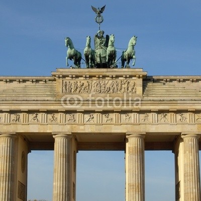 c, Brandenburger Tor, Berlin (Wunschgröße, Fotografie, Photografie, Frühklassizismus, nationales Symbol, Symbol, Wahrzeichen, Säulen, Johann Gottfried Schadow, Deutschland, Metropole, Berlin, Tor, Quadriga, Skulpturen, Attika, Relief, Büro, Business, bunt)