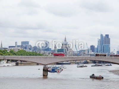 c, River Thames in London (Wunschgröße, Fotografie, Photografie, Panorama, Metropole, Stadt, Fluss, Themse, Architektur, Brücke, Boote, Büro, bunt)