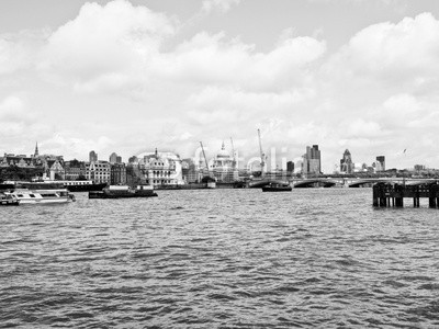 c, River Thames in London (Wunschgröße, Fotografie, Photografie, Panorama, Metropole, Stadt, Fluss, Themse, Architektur, Brücke, Boote, Büro, schwarz / weiß)