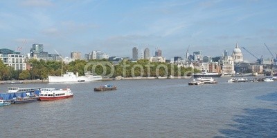 c, River Thames in London (Wunschgröße, Fotografie, Photografie, Panorama, Metropole, Stadt, Fluss, Themse, Boote, Büro, bunt)