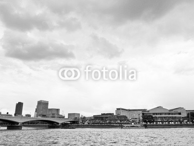 c, River Thames in London (Wunschgröße, Fotografie, Photografie, Panorama, Metropole, Stadt, Fluss, Themse, Brücke, Büro, schwarz / weiß)