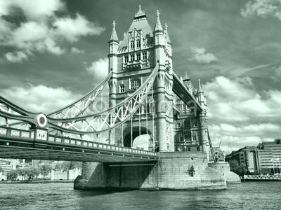 c, Tower Bridge, London (Wunschgröße, Fotografie, Photografie, Metropole, Stadt, Fluss, Themse, Brücke, Wahrzeichen, Neugotik, Klappbrücke, Büro, Business, grau / weiß)