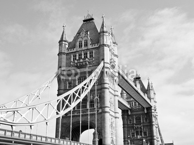 c, Tower Bridge, London (Wunschgröße, Fotografie, Photografie, Brückenkonstruktion, Metropole, Stadt, Brücke, Wahrzeichen, Neugotik, Klappbrücke, Büro, Business,  bunt)