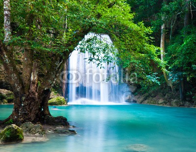 calcassa, Cliff of Waterfall in deep forest (Thailand, Erawan, Nationalpark, Wasserfall, Kaskaden,  erfrischend, Urwald, Natur, Landschaft, Urlaub, Wellness, Badezimmer, Treppenhaus, Fotografie, Wunschgröße,  bunt)