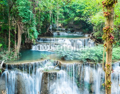 calcassa, Deep forest waterfall at Huay Mae Kamin, Kanchanaburi, Thailand (Thailand, Erawan, Nationalpark, Wasserfall, Kaskaden,  erfrischend, Urwald, Natur, Landschaft, Urlaub, Wellness, Badezimmer, Treppenhaus, Fotografie, Wunschgröße,  bunt)