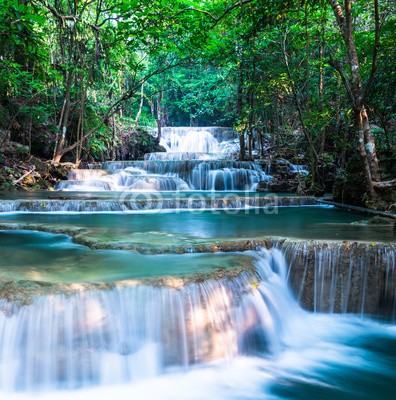 calcassa, Waterfall at Huay Mae Khamin National Park, Thailand (Thailand, Erawan, Nationalpark, Wasserfall, Kaskaden,  erfrischend, Urwald, Natur, Landschaft, Urlaub, Wellness, Badezimmer, Treppenhaus, Fotografie, Wunschgröße,  bunt)